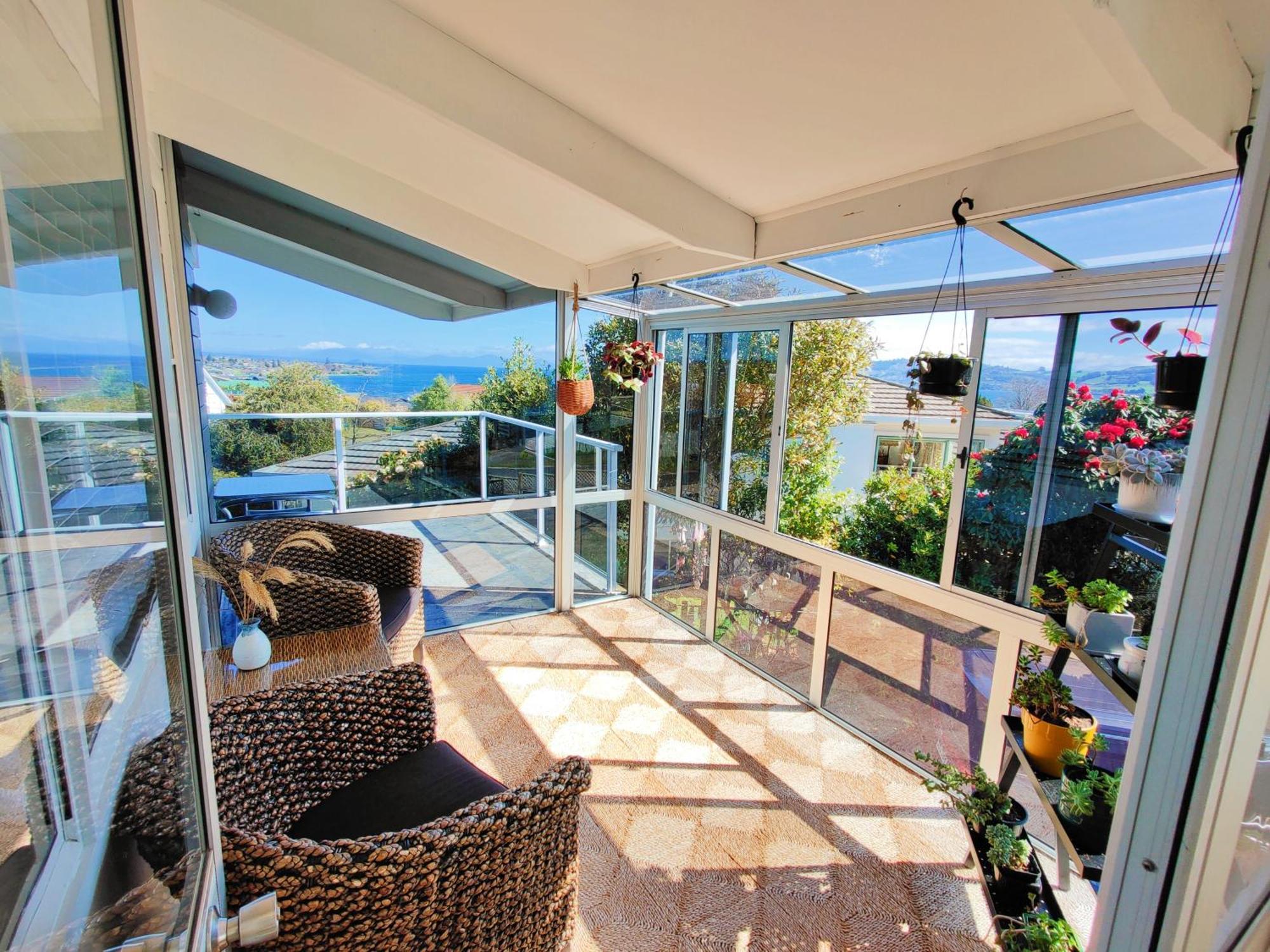 Delight In Birch-Lake View Holiday Home Lago Lago Taupo Esterno foto